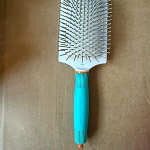 UNUSED Moroccanoil Ceramic Paddle Brush
